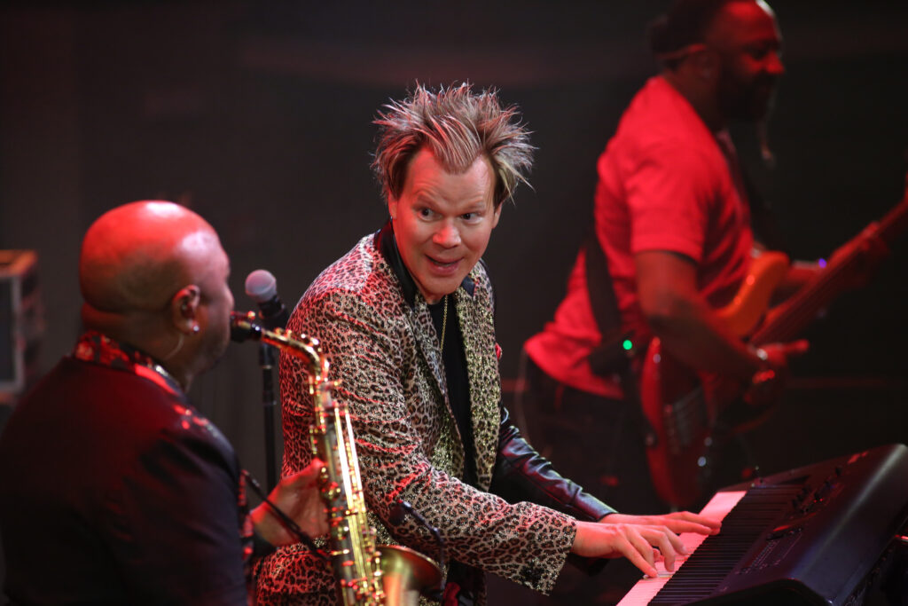 BRIAN CULBERTSON | THE SMOOTH JAZZ CRUISE